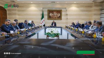 الرئيس الشرع يعقد جلسة مع مديري المصارف الخاصة لبحث واقع القطاع المصرفي والتحديات التي تواجهه