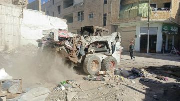 حملة نظافة مستمرة في مدينة البوكمال لتحسين الواقع الخدمي