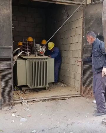 كهرباء دير الزور ترفع استطاعة التغذية في حي الجورة وتدعم مدينة موحسن بمحولات جديدة