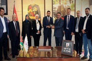 البريد السوري يبحث في الأردن فرص التحول الرقمي وتطوير الخدمات المالية والبريدية