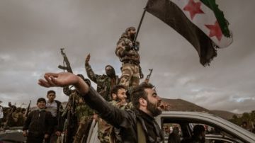 عام على 27 تشرين الثاني ذاكرة السوريين بين التحول السياسي وإرادة التحرير