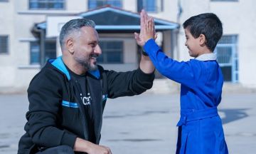 قيس الشيخ نجيب يباشر مهامه كسفير لـاليونيسيف بسوريا ويبدأ جولته بريف دمشق