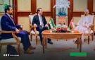 وزير الخارجية والمغتربين يبحث مع نظيره العماني العلاقات الثنائية بين البلدين