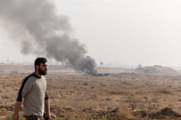 سانا: قذائف مجهولة المصدر استهدفت محيط مطار المزة العسكري بدمشق سانا: قذائف مجهولة المصدر استهدفت محيط مطار المزة العسكري بدمشق