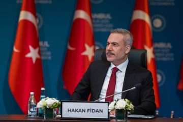 تركيا تؤكد دعم إعادة إعمار سوريا ورفضها التدخلات الخارجية تركيا تؤكد دعم إعادة إعمار سوريا ورفضها التدخلات الخارجية