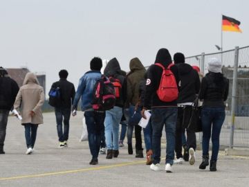 ألمانيا تبدأ بمراجعة 16 ألف حالة لجوء سورية.. وتسحب الحماية من 552 حالة