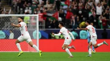 منتخب الأردن يتجاوز منتخب الإمارات في كأس العرب لكرة القدم منتخب الأردن يتجاوز منتخب الإمارات في كأس العرب لكرة القدم