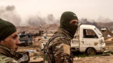 مقتل عنصر وإصابة آخرين باستهداف سيارة لقسد في السوسة