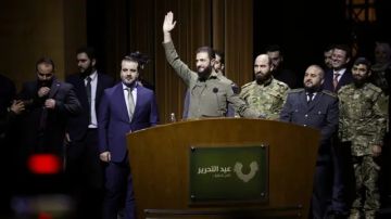 الشرع يعلن عن قطيعة تاريخية مع موروث الأسد، و اتحاد العلويين في أوروبا يشكل نواة كيان معارض جديد الشرع يعلن عن قطيعة تاريخية مع موروث الأسد، و اتحاد العلويين في أوروبا يشكل نواة كيان معارض جديد