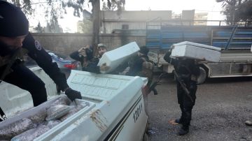 سوريا.. ضبط أكثر من مليون حبة كبتاغون والقبض على المروج (صور) سوريا.. ضبط أكثر من مليون حبة كبتاغون والقبض على المروج (صور)