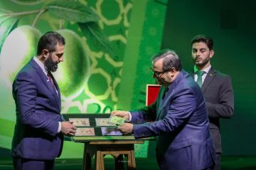 الشرع يكشف عن العملة الجديدة ويوجه رسائل للسوريين عن عدم الخوف من مرحلة دقيقة وحساسة (صور فيديو)