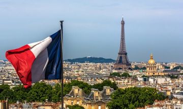 فرنسا تدين أعمال العنف خلال احتجاجات الساحل وتدعو لانتقال سياسي فرنسا تدين أعمال العنف خلال احتجاجات الساحل وتدعو لانتقال سياسي