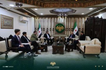 وزير الاقتصاد والصناعة يبحث مع مجلس الأعمال السوري البريطاني تعزيز العلاقات الاقتصادية والاستثمارية وزير الاقتصاد والصناعة يبحث مع مجلس الأعمال السوري البريطاني تعزيز العلاقات الاقتصادية والاستثمارية