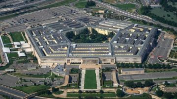 البنتاغون: مقتل جنديين أمريكيين ومدني وجرح 3 آخرين في هجوم وسط سوريا البنتاغون: مقتل جنديين أمريكيين ومدني وجرح 3 آخرين في هجوم وسط سوريا