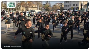 انطلاق سباق جري في مدينة إدلب لمسافة 200 متر لأطفال الشــ.ــهداء ضمن فعالية مسير درب التحرير 