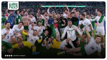 الهتاف الجماهيري بعد تأهل المنتخبين إلى الدور ربع النهائي من بطولة كأس العرب لكرة القدم: واحد واحد واحد فلسطين وسورية واحد. الهتاف الجماهيري بعد تأهل المنتخبين إلى الدور ربع النهائي من بطولة كأس العرب لكرة القدم: واحد واحد واحد فلسطين وسورية واحد.