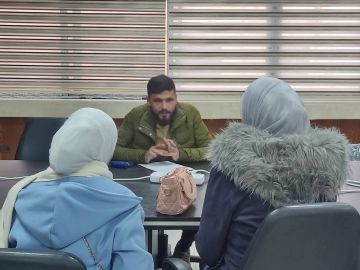 إجراء مقابلات للمهندسين المتطوعين في دير الزور للإشراف على ترحيل الأنقاض إجراء مقابلات للمهندسين المتطوعين في دير الزور للإشراف على ترحيل الأنقاض