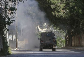 الجيش الإسرائيلي يطلق قنابل دخانية على نساء وأطفال في ريف القنيطرة السوري