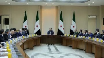 أول تعليق من الحكومة السورية حول شائعات سقوطها