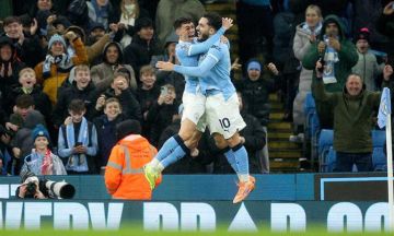 مانشستر سيتي يستغل سقوط ارسنال المتصدر ويشعل الصراع على لقب الدوري الانكليزي مانشستر سيتي يستغل سقوط ارسنال المتصدر ويشعل الصراع على لقب الدوري الانكليزي