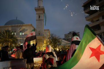 الثامن من كانون الأول.. ميلاد سوريا الجديدة بعد حقبة سوداء طويت إلى غير رجعة الثامن من كانون الأول.. ميلاد سوريا الجديدة بعد حقبة سوداء طويت إلى غير رجعة