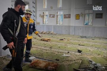 قتلى وجرحى بانفجار استهدف مسجدا داخل حي في حمص بسوريا