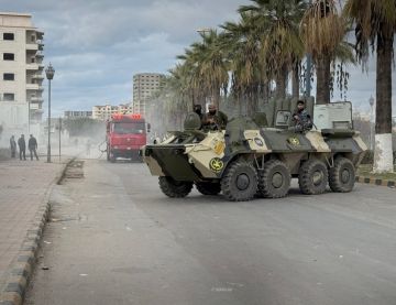 سوريا.. الداخلية تعلن مقتل أحد عناصر الأمن أثناء تأمين الاحتجاجات في اللاذقية