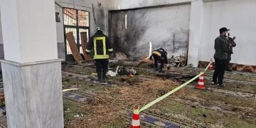 التحقيقات جارية لكشف هوية المنفذ.. 8 شهداء و18 جريحا بانفجار في مسجد علي بن أبي طالب في وادي الذهب بحمص