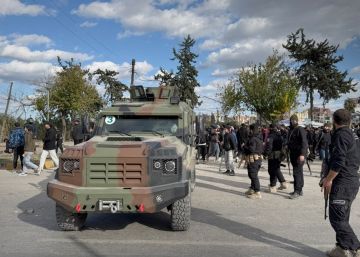 الداخلية السورية: قتلى وجرحى في صفوف عناصر الأمن الداخلي خلال احتجاجات في محافظة اللاذقية