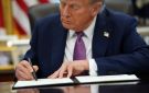 ترامب يصادق على قانون تفويض الدفاع المتضمن رفع عقوبات قيصر عن سوريا
