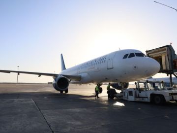 انطلاق أول رحلة جوية مدنية من مطار دمشق الدولي إلى دولة الإمارات انطلاق أول رحلة جوية مدنية من مطار دمشق الدولي إلى دولة الإمارات