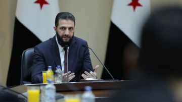 رئيس الوزراء العراقي يوجه دعوة رسمية للشرع لحضور القمة العربية في بغداد رئيس الوزراء العراقي يوجه دعوة رسمية للشرع لحضور القمة العربية في بغداد