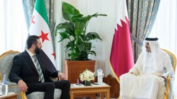 الشرع يبحث مع أمير قطر تعزيز التعاون الثنائي في الدوحة