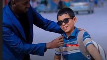 أثار تفاعلا واسعا.. طفل سوري لاجئ يتقن الصومالية ويغادر صوماليلاند إلى سوريا