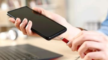 حيل ذكية لتسريع شحن موبايلك.. ما هي؟ حيل ذكية لتسريع شحن موبايلك.. ما هي؟