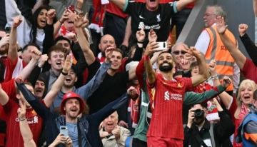 ليفربول يسحق توتنهام بخماسية ويتوج بلقب الدوري الانكليزي للمرة الـ20 في تاريخه