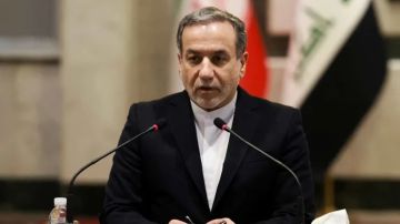 أكسيوس: عباس عراقجي يطلب اتفاقا نوويا مؤقتا