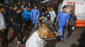 الاحتلال يقتل عائلة كاملة في غزة والأونروا تحذر من أوامر الإخلاء الإسرائيلية الاحتلال يقتل عائلة كاملة في غزة والأونروا تحذر من أوامر الإخلاء الإسرائيلية