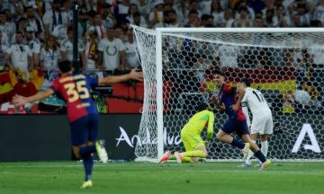 البرشا يهيمن على الريال ويتوج بالكأس 