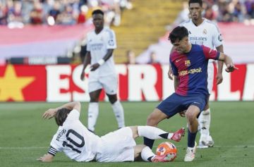 ريمونتادا درامية تقرب برشلونة من لقب الليغا بعد فوز مثير على ريال مدريد ريمونتادا درامية تقرب برشلونة من لقب الليغا بعد فوز مثير على ريال مدريد
