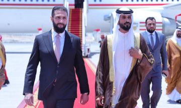 الرابعة خليجيا.. الشرع يصل إلى البحرين الرابعة خليجيا.. الشرع يصل إلى البحرين