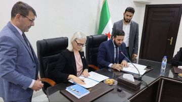 الحكومة السورية توقع اتفاقية مع برنامج الأغذية العالمي لدعم الخبز الحكومة السورية توقع اتفاقية مع برنامج الأغذية العالمي لدعم الخبز