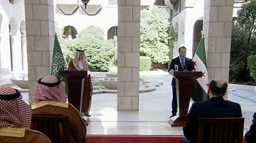 وزير الخارجية السعودي يؤكد حرص بلاده على التعاون الاقتصادي مع سوريا وزير الخارجية السعودي يؤكد حرص بلاده على التعاون الاقتصادي مع سوريا