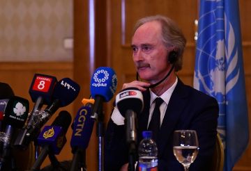 بيدرسن: هناك إجماع دولي على دعم سوريا والاستثمارات العربية والأجنبية قادمة بيدرسن: هناك إجماع دولي على دعم سوريا والاستثمارات العربية والأجنبية قادمة