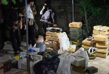 سوريا... القبض على عناصر من داعش ومصادرة أسلحة بريف دمشق (صور)