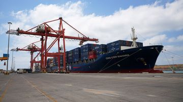 الحكومة السورية ترسل تطمينات من أجل استخدام المنافذ البحرية والبرية للبلاد الحكومة السورية ترسل تطمينات من أجل استخدام المنافذ البحرية والبرية للبلاد