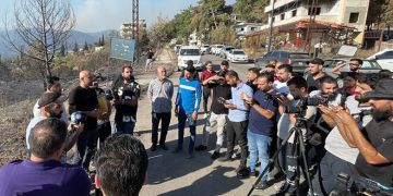 وزير الطوارئ: نأمل في السيطرة على حرائق الساحل ما لم تشتد الرياح وزير الطوارئ: نأمل في السيطرة على حرائق الساحل ما لم تشتد الرياح