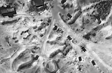 الجيش الإسرائيلي يبث مقطعا مصورا لاستهدافه آليات عسكرية سورية في منطقة السويداء (فيديو)