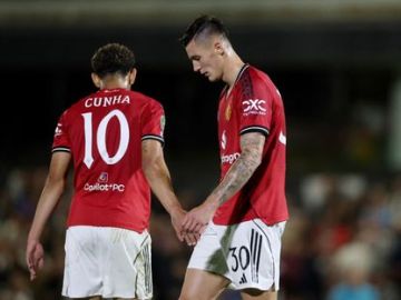 مانشستر يونايتد يودع كأس الرابطة الإنكليزية لكرة القدم مانشستر يونايتد يودع كأس الرابطة الإنكليزية لكرة القدم