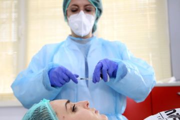 طبيبة جلد وتجميل تكشف: هذه هي الخطوات التي لا تستغني عنها النجمات لبشرة مشرقة